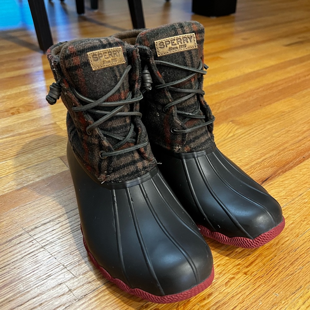 Sperry Plaid Duck Boots Women’s Size 9